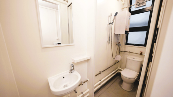 Show Flat of 1-2 Persons
